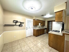 4801 Fairhaven St in Pasadena, TX - Building Photo - Building Photo