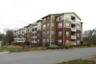 1000 E Woodlawn Rd Apartamentos