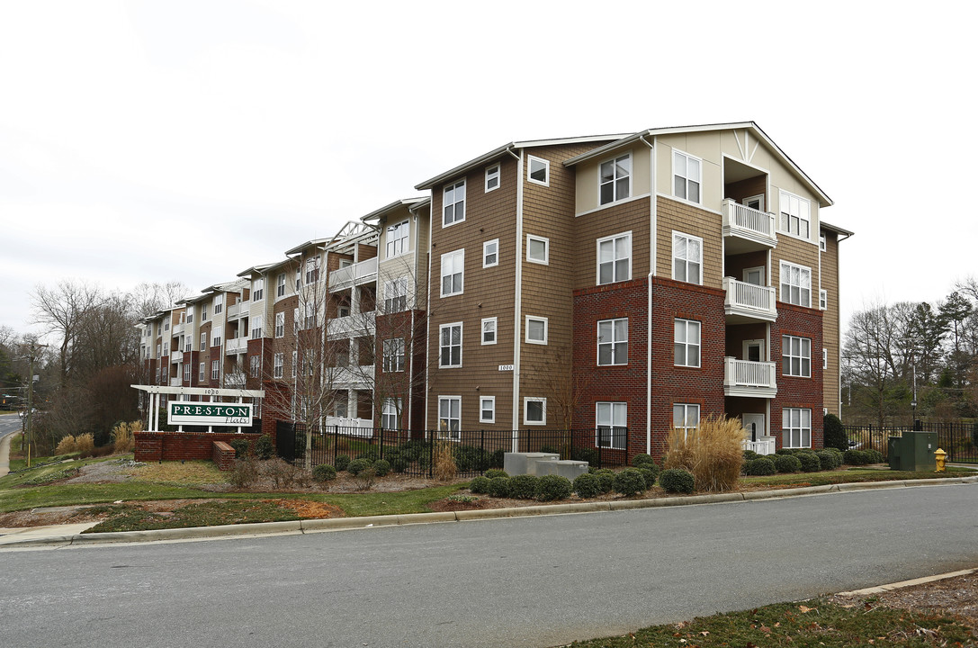 Preston Flats in Charlotte, NC - Building Photo