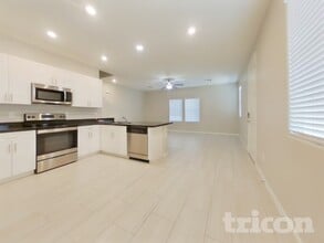 12546 W Hummingbird Terrace in Peoria, AZ - Building Photo - Building Photo