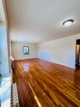 135 Washington Ave, Unit top floor in Rutherford, NJ - Building Photo - Building Photo