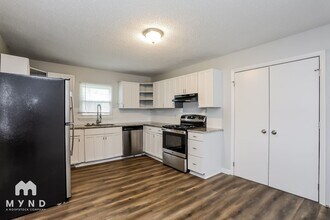 908 Waring St in Durham, NC - Building Photo - Building Photo