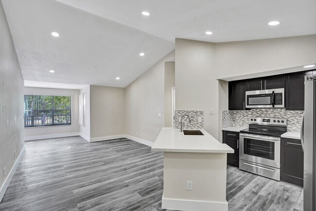 property at 595 Vista Isles Dr