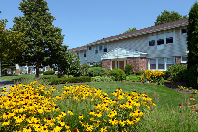 Oxbow Farms in Middletown, RI - Foto de edificio - Building Photo