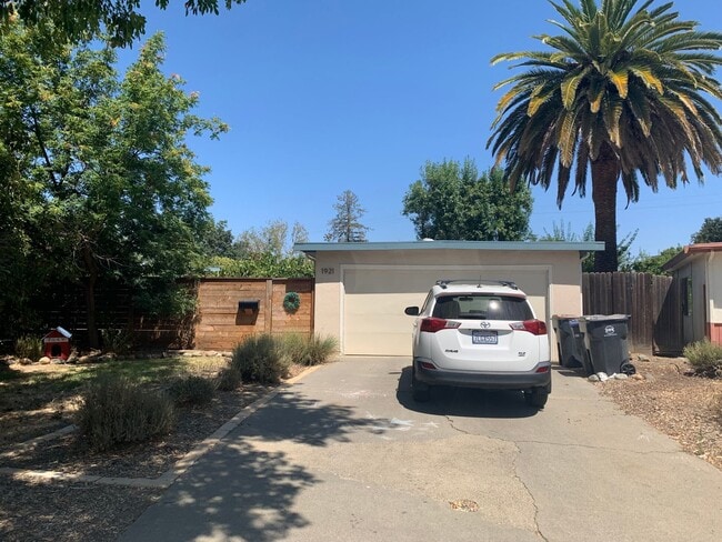 property at 1921 Drexel Dr