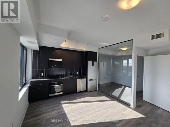 2920 Hwy 7 in Vaughan, ON - Building Photo - Building Photo