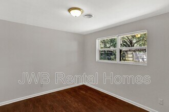 4204 Lane Ave S in Jacksonville, FL - Building Photo - Building Photo