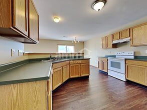7808 Hyatts Ln in Maineville, OH - Foto de edificio - Building Photo