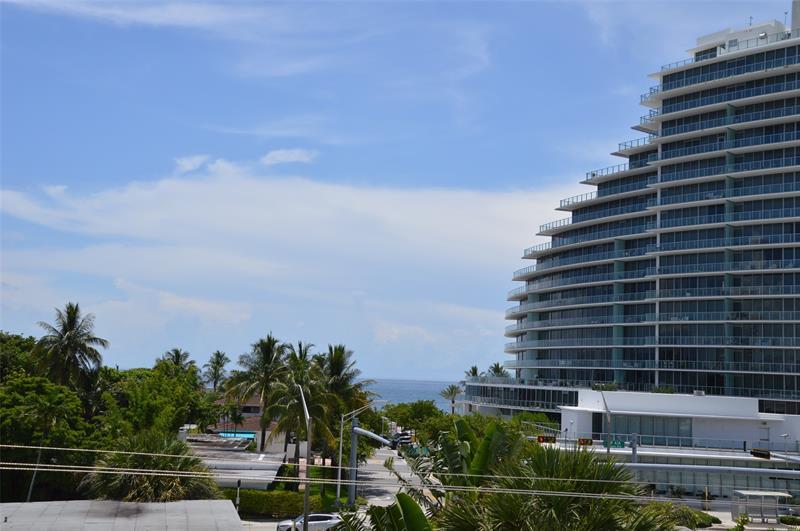 2300 NE 33rd Ave in Fort Lauderdale, FL - Building Photo