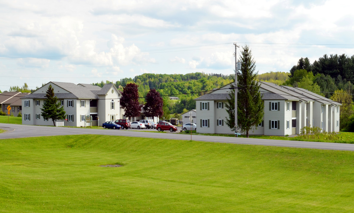 Cedar Street Apartments in Morrisville, NY - Building Photo