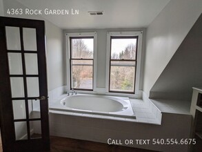 4363 Rock Garden Ln in Roanoke, VA - Building Photo - Building Photo