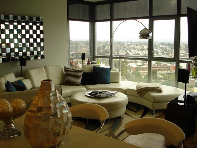 1441 9th Ave, Unit #2401 in San Diego, CA - Foto de edificio - Building Photo