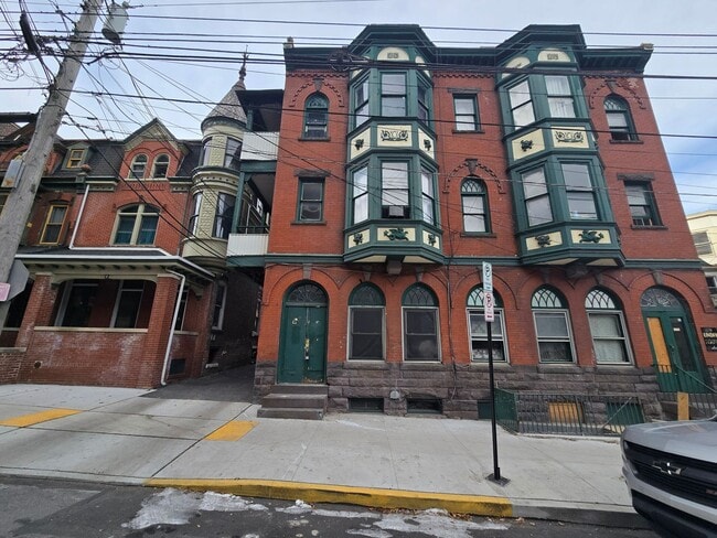 property at 809-811-811 Linden St