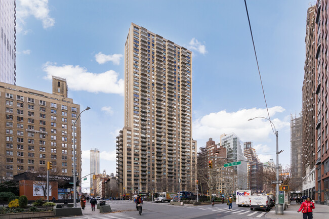 One Sherman Square Apartments in New York, NY - Foto de edificio - Building Photo