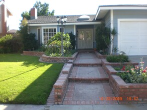 1081 Tulare Dr in Costa Mesa, CA - Building Photo - Building Photo