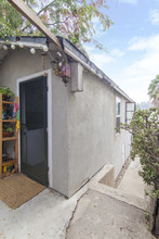 1645 - 1647 Lucretia Ave in Los Angeles, CA - Building Photo - Building Photo