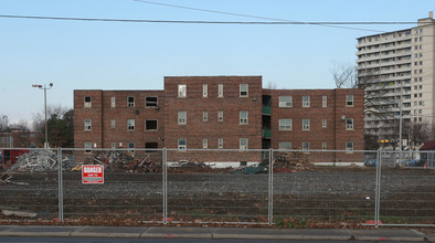 638-644 Dundas St E in Toronto, ON - Building Photo - Building Photo