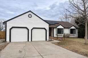 6726 S Dahlia Ct in Centennial, CO - Building Photo