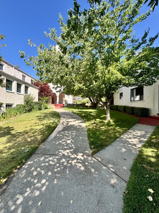 230 S Church St in Grass Valley, CA - Building Photo - Building Photo