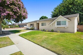 3534 Hearst Dr in Simi Valley, CA - Building Photo - Building Photo