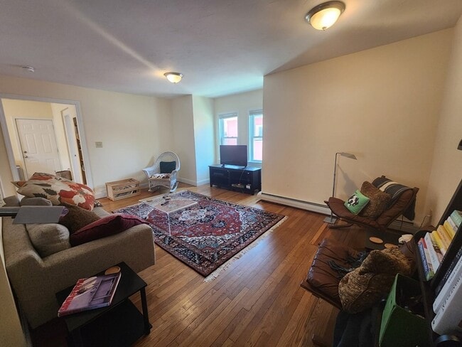331 Washington St, Unit 2, Unit 2