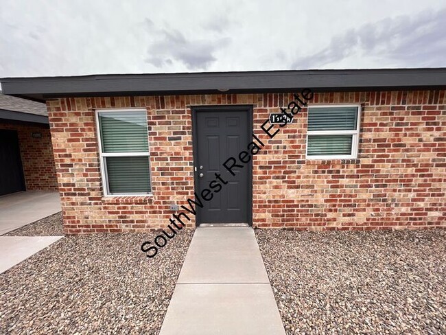 1513 W Llano Estacado Blvd photo'