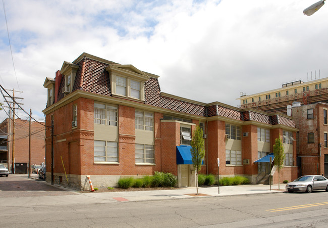 Short North - Victorian Village Apartments in Columbus, OH - Building Photo - Primary Photo