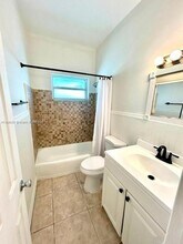 2225 NE 123rd St in North Miami, FL - Building Photo - Building Photo