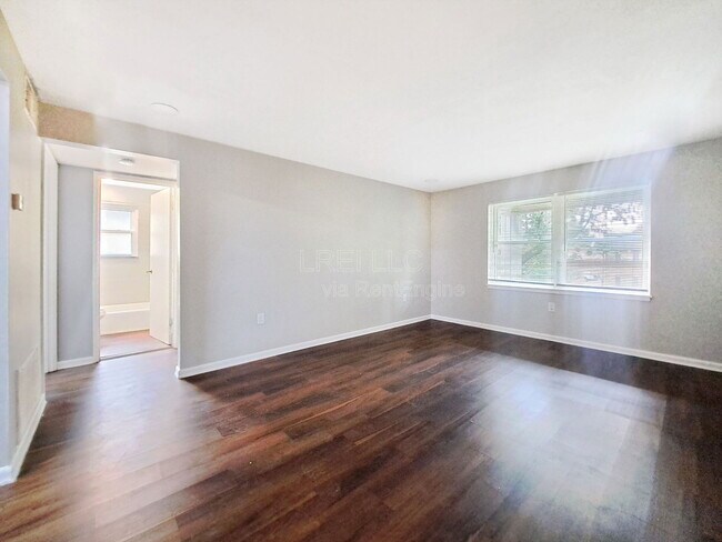 1711 Valley Forge Way in Louisville, KY - Building Photo - Building Photo