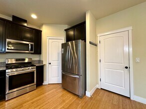 436 Peppermint Ln NE in Salem, OR - Building Photo - Building Photo