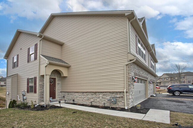 248 W View in Carlisle, PA - Building Photo - Building Photo