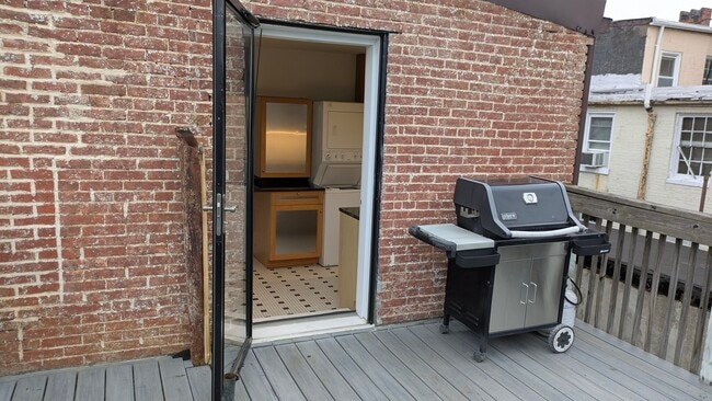 1410 Park Ave, Unit 3rd Floor in Baltimore, MD - Building Photo - Building Photo
