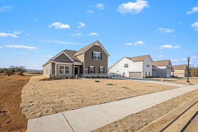 2625 Unitas Dr in Murfreesboro, TN - Foto de edificio - Building Photo