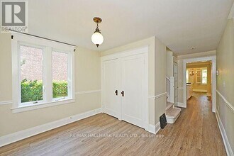 81 Chisholm St in Oakville, ON - Building Photo - Building Photo