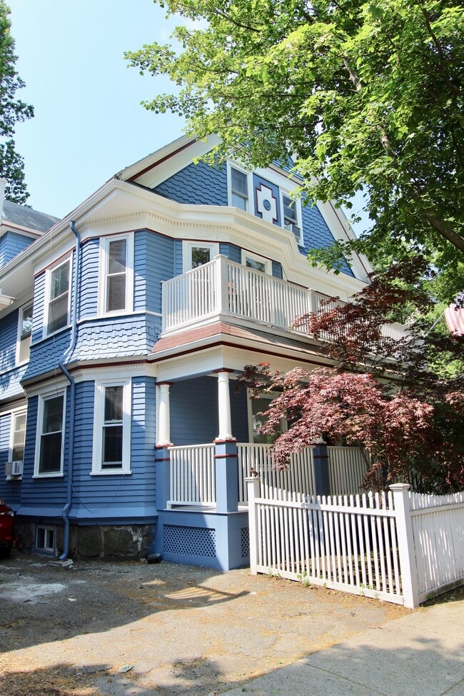 18 Hinckley St, Unit 2, Unit 2