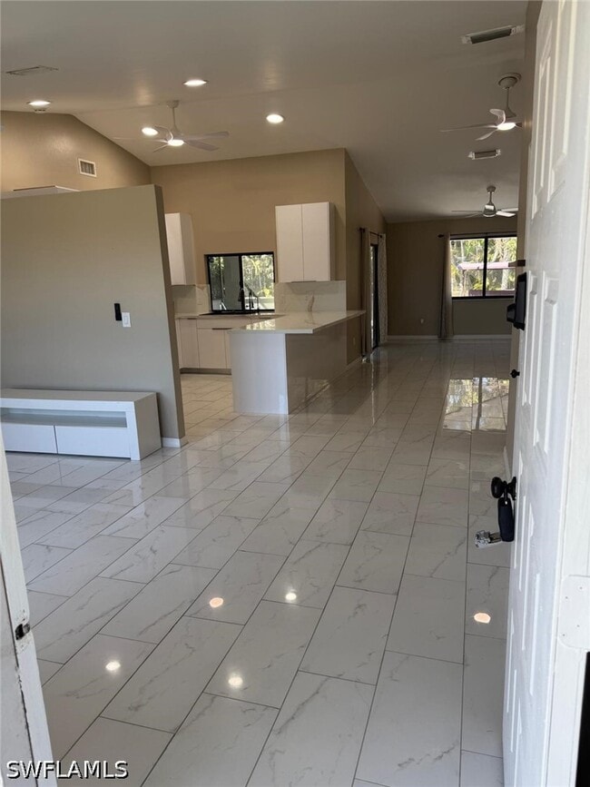 1325 SW 28th St in Cape Coral, FL - Building Photo - Building Photo