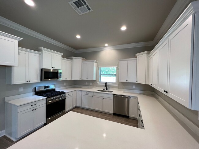 17029 Shearwater Trce in Prairieville, LA - Building Photo - Building Photo