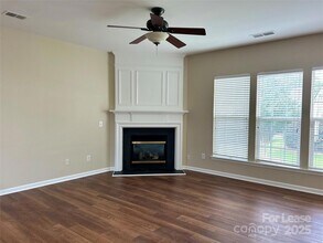 10240 Garmoyle St in Charlotte, NC - Building Photo - Building Photo