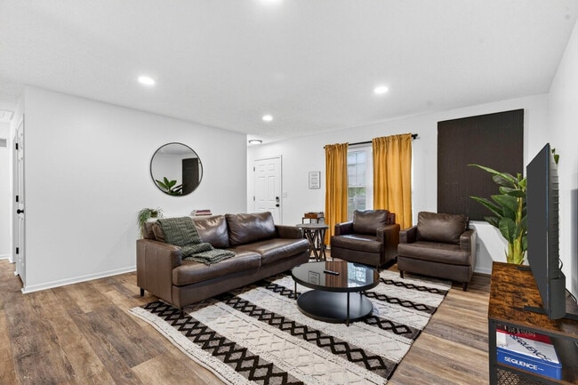 2705 Freemantle Dr