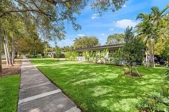7445 SW 128th St in Miami, FL - Building Photo - Building Photo