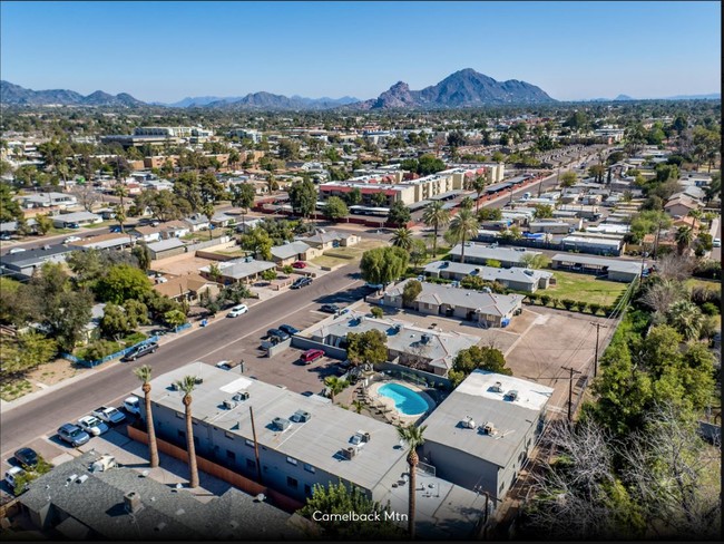 2535 E Clarendon Ave in Phoenix, AZ - Building Photo - Building Photo