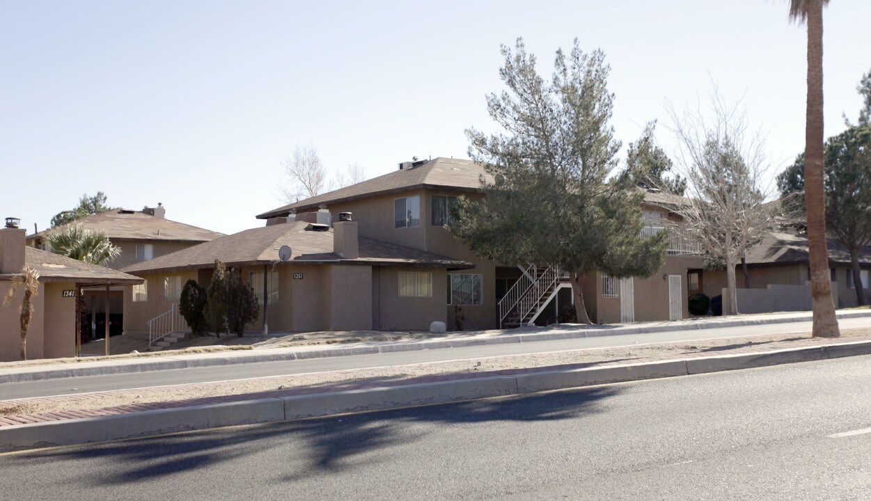 1341 Barstow Rd in Barstow, CA - Building Photo