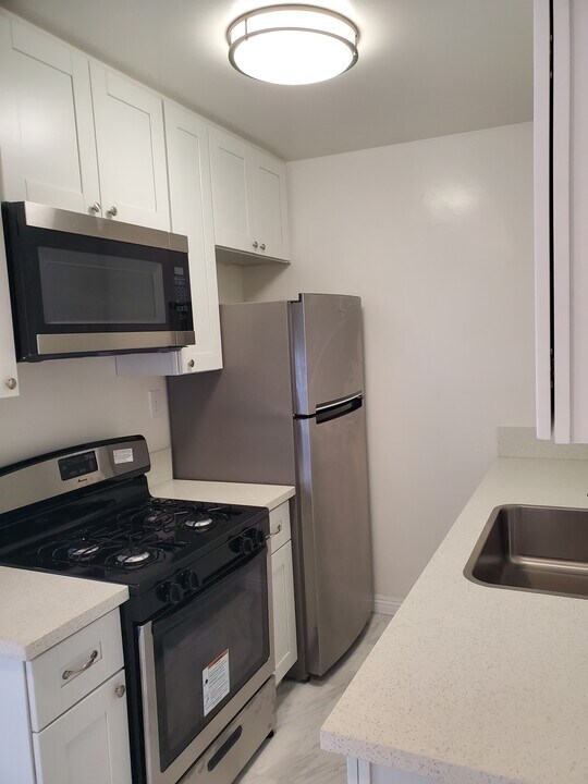 711 S Sierra Vista Ave in Alhambra, CA - Building Photo