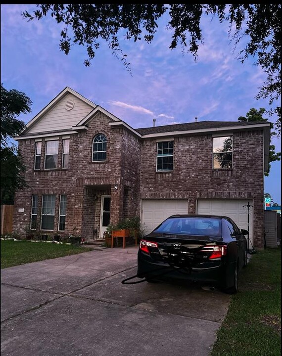 3158 Silverstag Trail Ln in Houston, TX - Building Photo