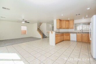 6444 Chatterer St in North Las Vegas, NV - Building Photo - Building Photo