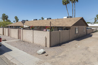 Desert View in Phoenix, AZ - Building Photo - Building Photo