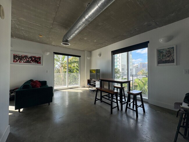 455 NE 25th St in Miami, FL - Building Photo - Building Photo