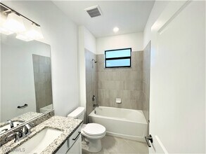 11155 Canopy Loop in Ft. Myers, FL - Foto de edificio - Building Photo