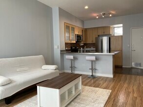 101 Market St, Unit 437 in San Diego, CA - Building Photo - Building Photo