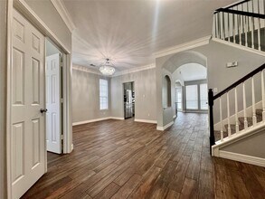 10918 S Falls Terrace in Houston, TX - Building Photo - Building Photo